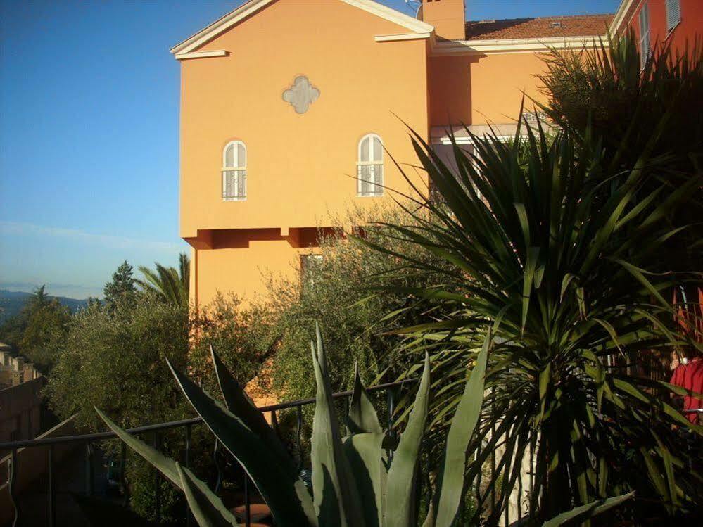 Hotel Mandarina Grasse Esterno foto